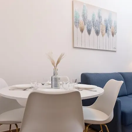 Flower Apartment - New Bright Home In Brera-3